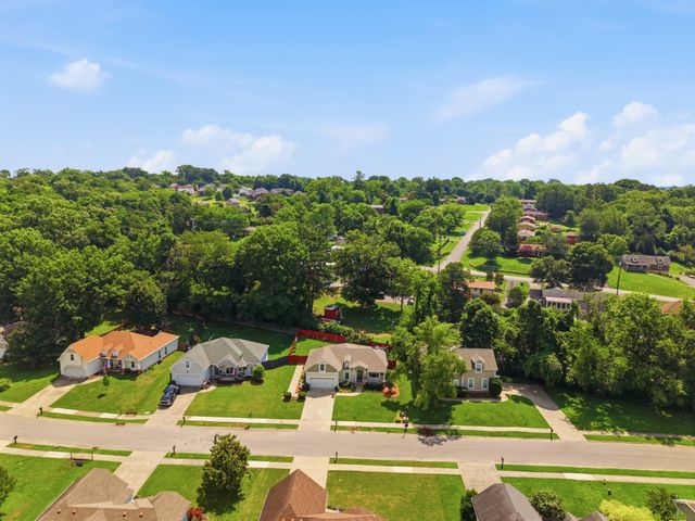 102 Cross Cove Ct, Hendersonville, TN 37075