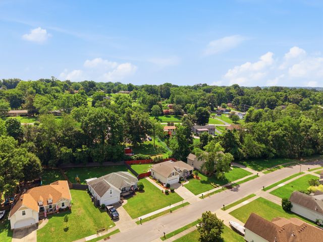 102 Cross Cove Ct, Hendersonville, TN 37075