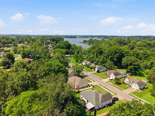 102 Cross Cove Ct, Hendersonville, TN 37075