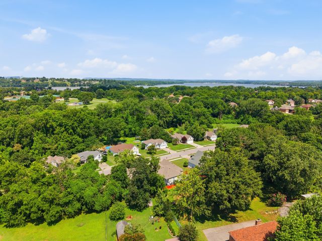 102 Cross Cove Ct, Hendersonville, TN 37075