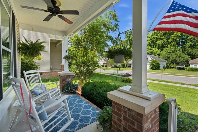 102 Cross Cove Ct, Hendersonville, TN 37075