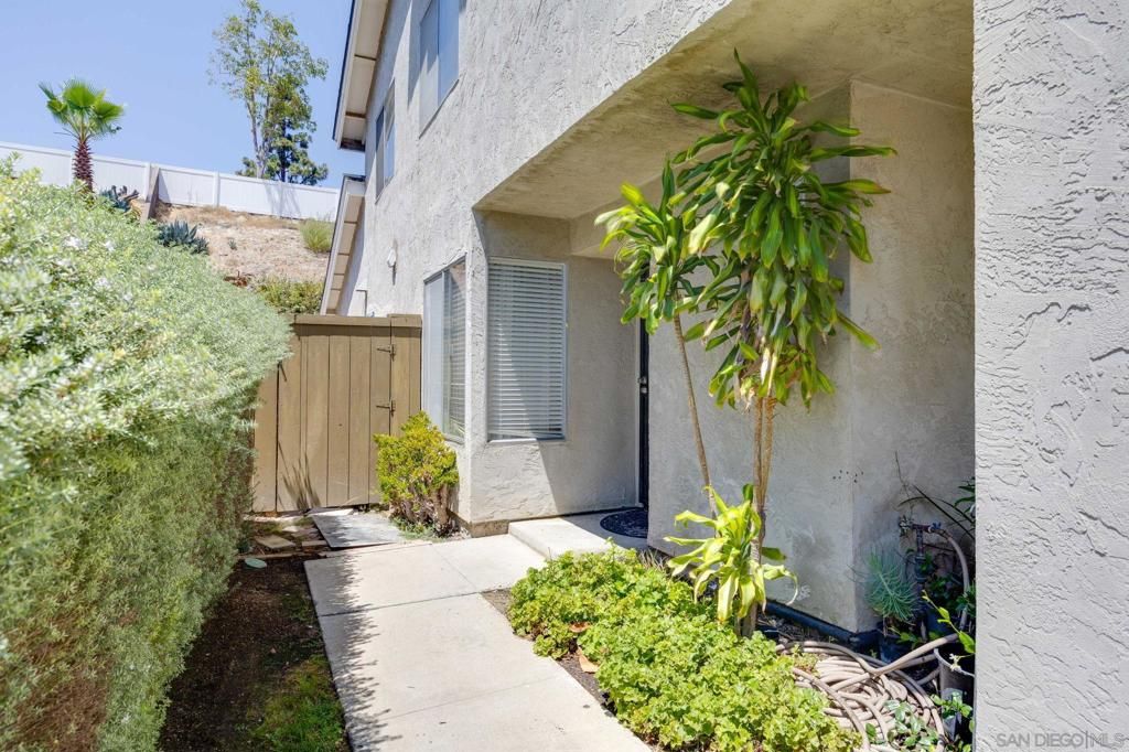 6986 Pembridge Lane, San Diego, CA 92139 — photo 5