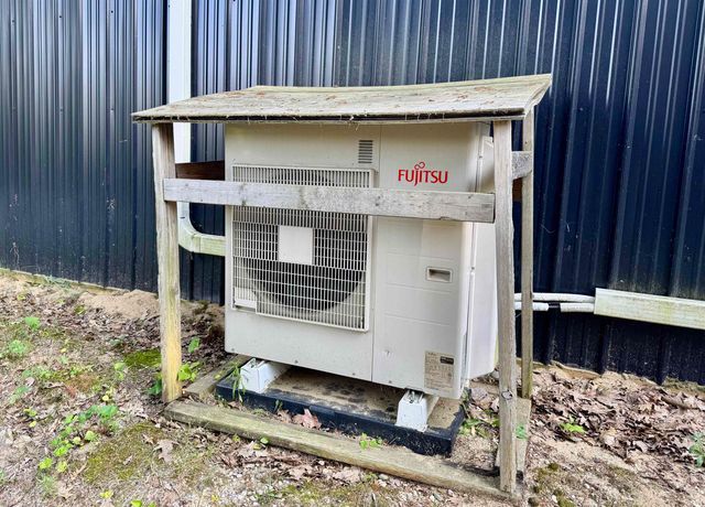 907 Hammond Road, Harrison, MI 48625