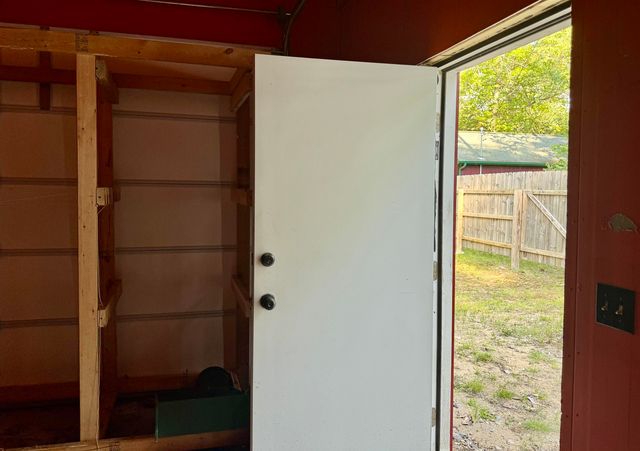 907 Hammond Road, Harrison, MI 48625