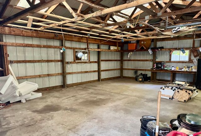 907 Hammond Road, Harrison, MI 48625