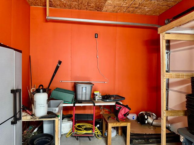 907 Hammond Road, Harrison, MI 48625