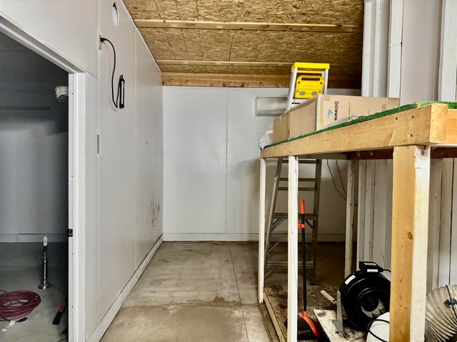 907 Hammond Road, Harrison, MI 48625