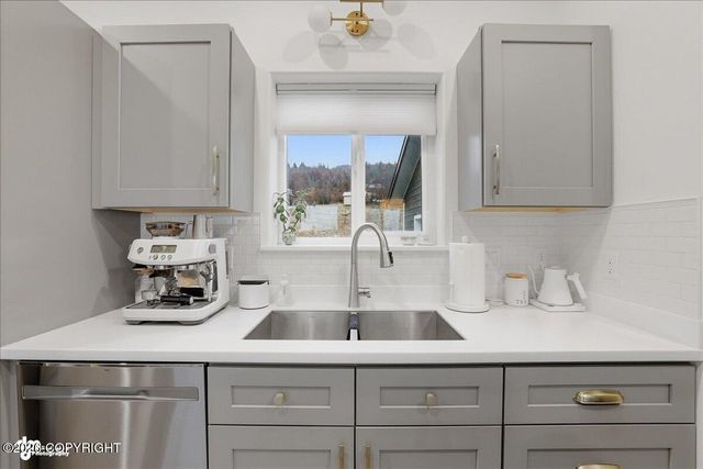 4924 Thompson Drive, Homer, AK 99603