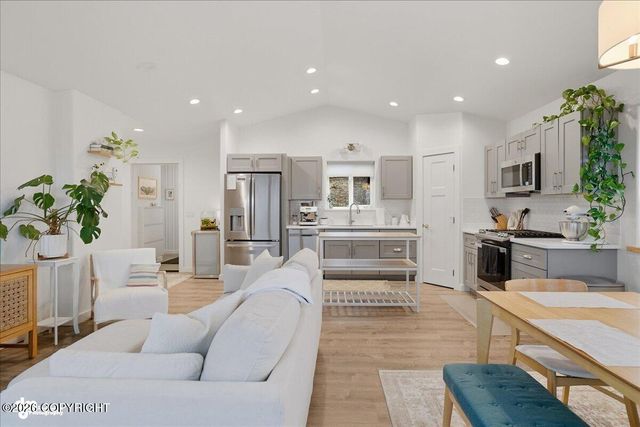 4924 Thompson Drive, Homer, AK 99603