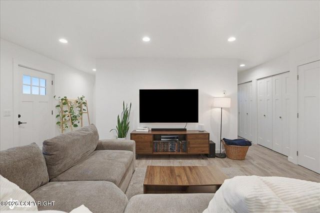 4924 Thompson Drive, Homer, AK 99603