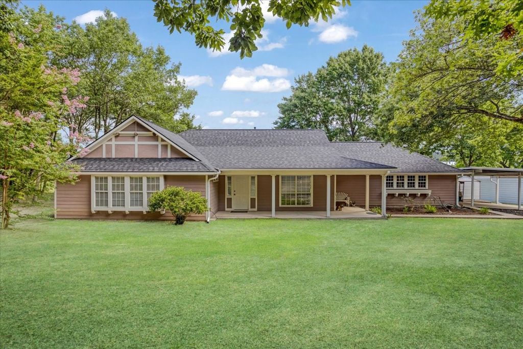 5595 Rose Hill Road, Whitewright, TX 75491