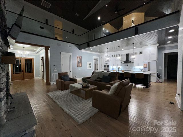 1550 S Main Street, Mount Pleasant, NC 28124