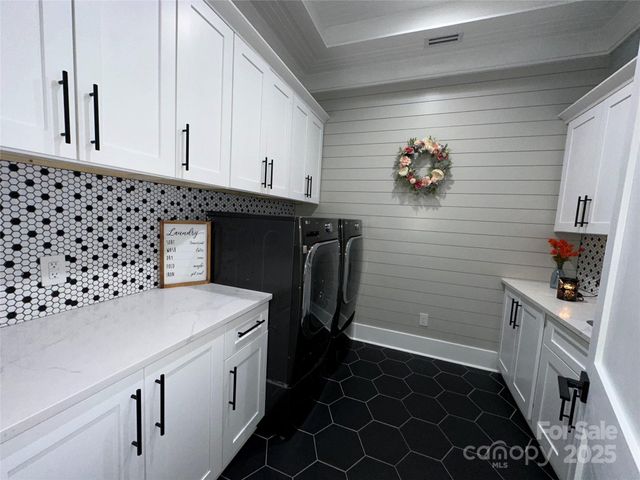 1550 S Main Street, Mount Pleasant, NC 28124