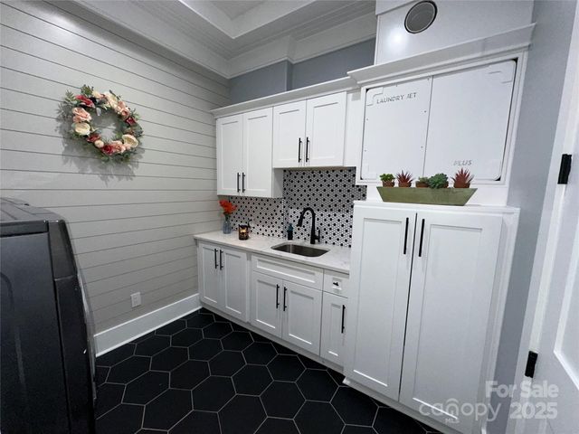 1550 S Main Street, Mount Pleasant, NC 28124