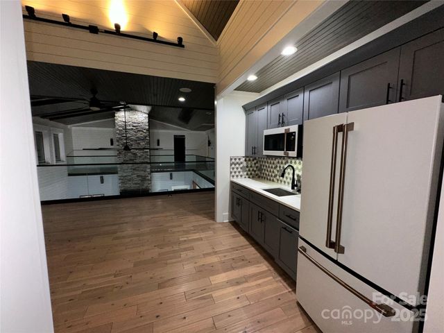 1550 S Main Street, Mount Pleasant, NC 28124