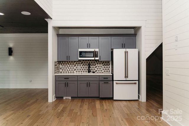 1550 S Main Street, Mount Pleasant, NC 28124