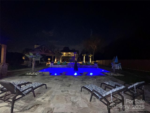 1550 S Main Street, Mount Pleasant, NC 28124