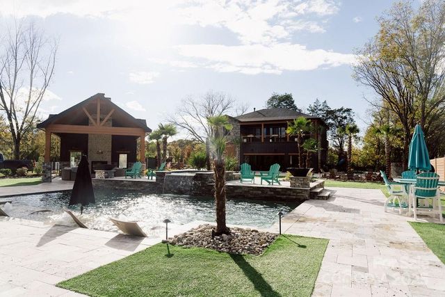 1550 S Main Street, Mount Pleasant, NC 28124