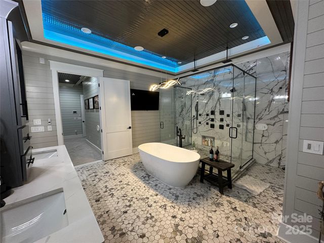 1550 S Main Street, Mount Pleasant, NC 28124