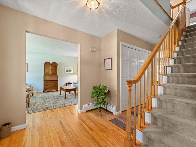 4 Oak Creek Drive, South Burlington, VT 05403