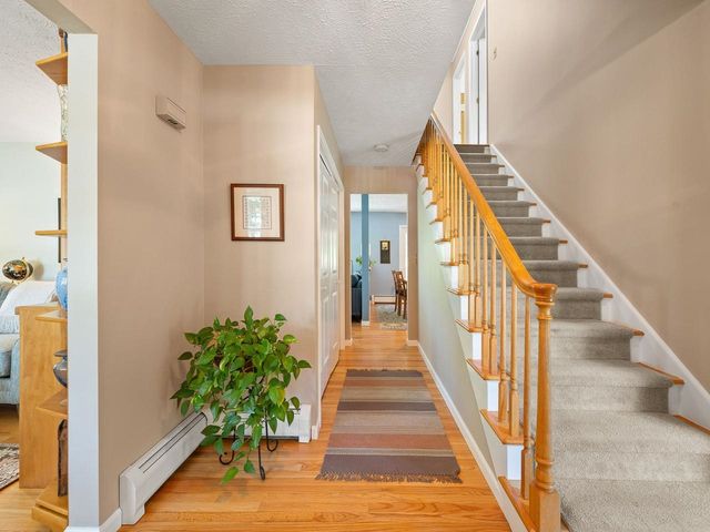4 Oak Creek Drive, South Burlington, VT 05403