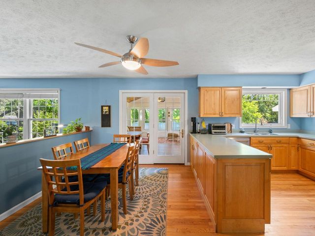 4 Oak Creek Drive, South Burlington, VT 05403