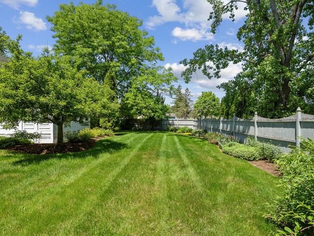 4 Oak Creek Drive, South Burlington, VT 05403