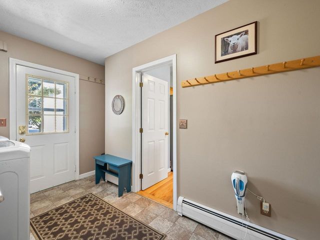 4 Oak Creek Drive, South Burlington, VT 05403