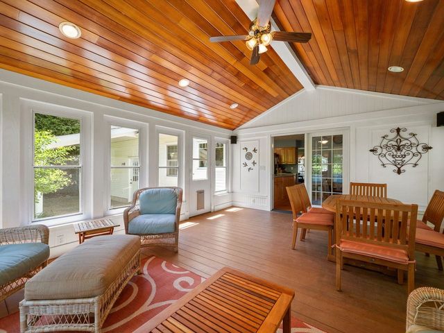 4 Oak Creek Drive, South Burlington, VT 05403