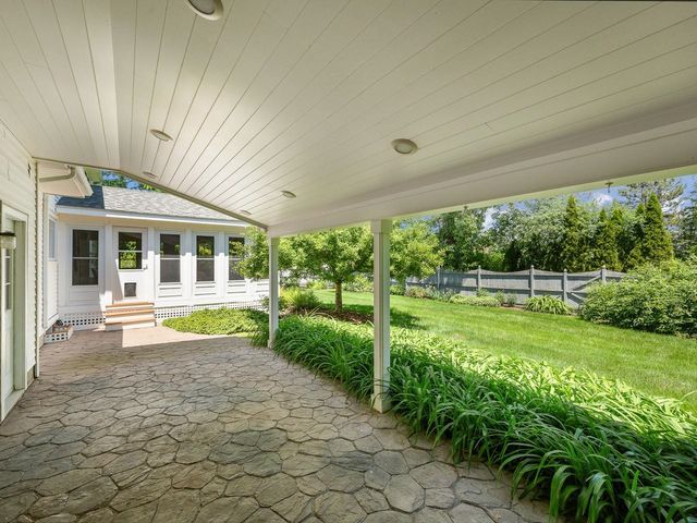 4 Oak Creek Drive, South Burlington, VT 05403