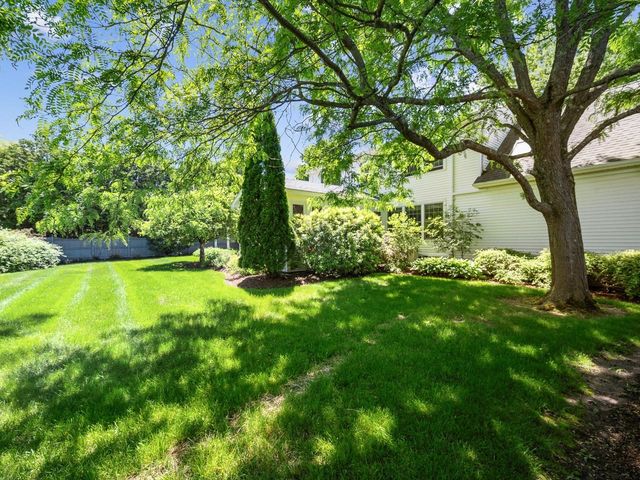 4 Oak Creek Drive, South Burlington, VT 05403