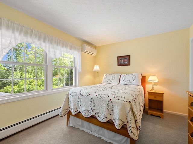 4 Oak Creek Drive, South Burlington, VT 05403
