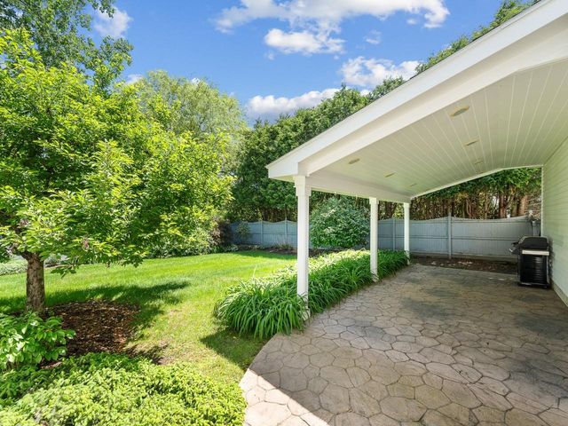 4 Oak Creek Drive, South Burlington, VT 05403