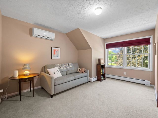 4 Oak Creek Drive, South Burlington, VT 05403