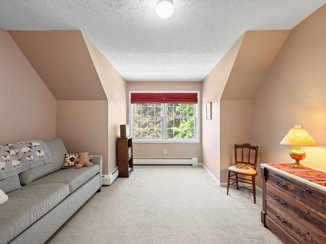 4 Oak Creek Drive, South Burlington, VT 05403