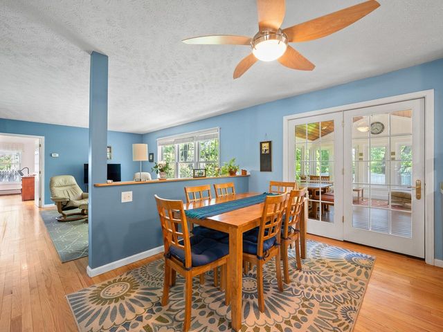 4 Oak Creek Drive, South Burlington, VT 05403