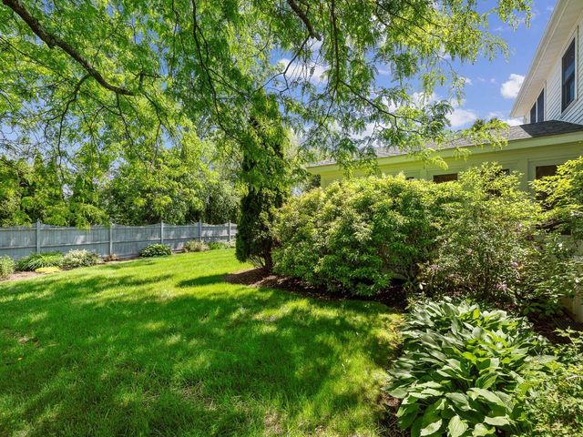 4 Oak Creek Drive, South Burlington, VT 05403