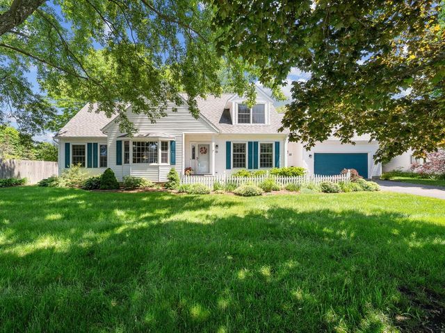 4 Oak Creek Drive, South Burlington, VT 05403