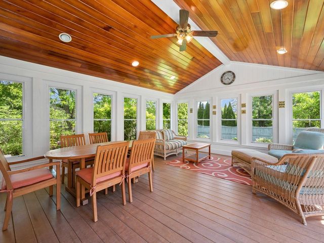 4 Oak Creek Drive, South Burlington, VT 05403