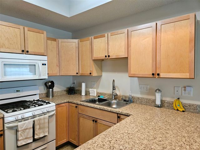 6355 Muirfield Drive SW, Cedar Rapids, IA 52404