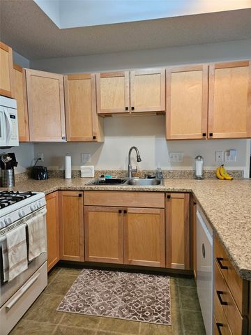 6355 Muirfield Drive SW, Cedar Rapids, IA 52404