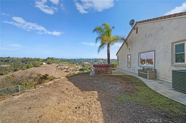 2240 Aqua Hill Road, Fallbrook, CA 92028