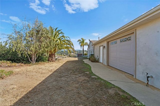 2240 Aqua Hill Road, Fallbrook, CA 92028