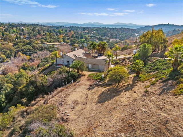 2240 Aqua Hill Road, Fallbrook, CA 92028