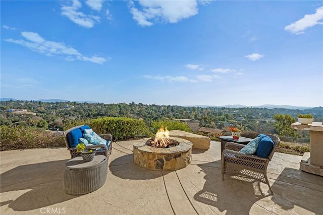 2240 Aqua Hill Road, Fallbrook, CA 92028