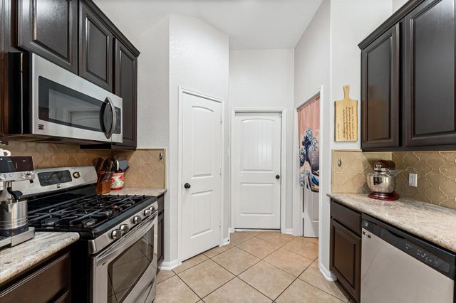 115 Cobblestone Court, Magnolia, TX 77354