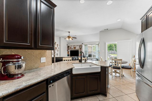 115 Cobblestone Court, Magnolia, TX 77354