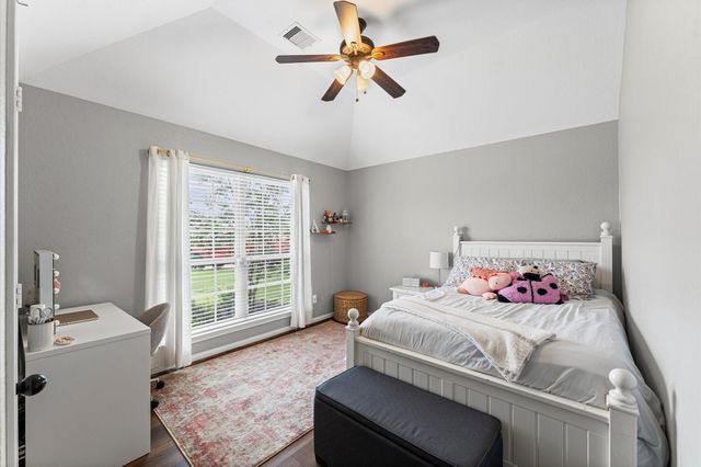 115 Cobblestone Court, Magnolia, TX 77354