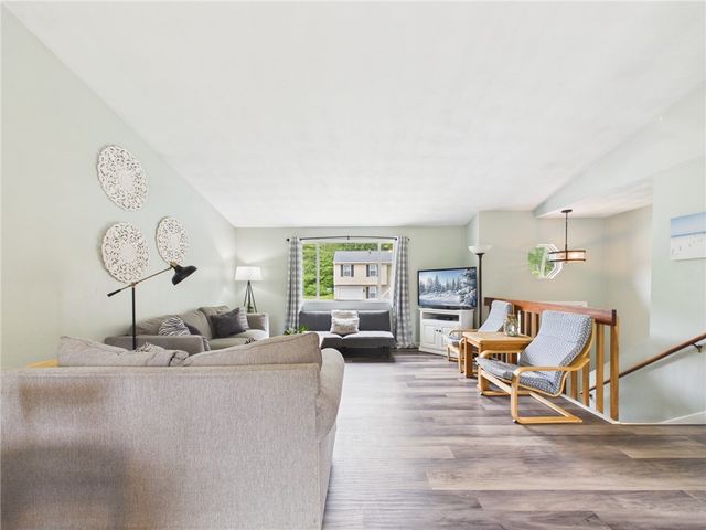 52 Meadowrue Trail, Narragansett, RI 02874