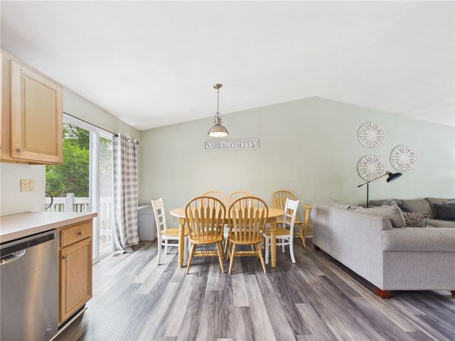 52 Meadowrue Trail, Narragansett, RI 02874